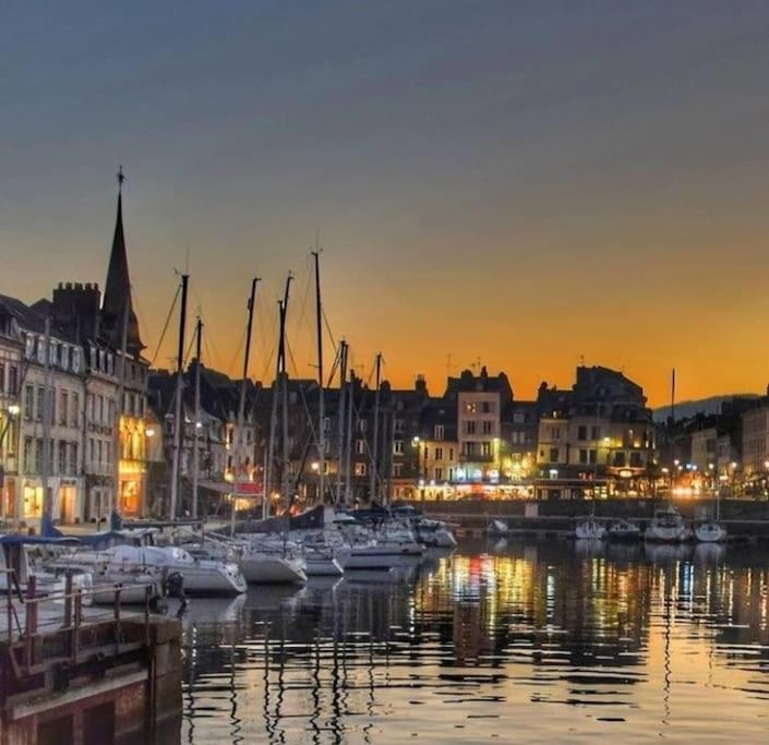 Bienvenue Chez Vous Apartment Honfleur Exterior foto